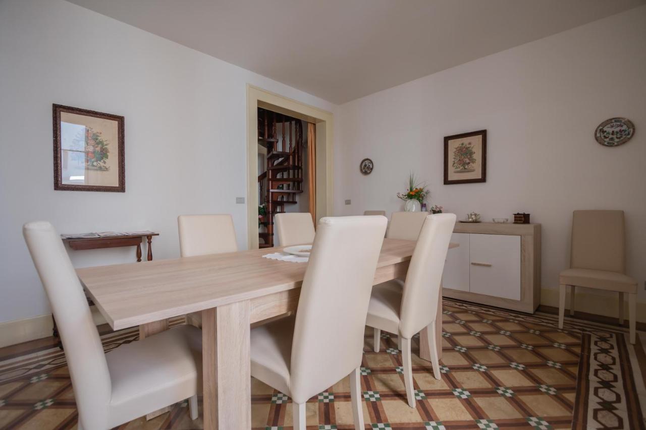 Dimora Apulia Bed & Breakfast Brindisi Exterior photo