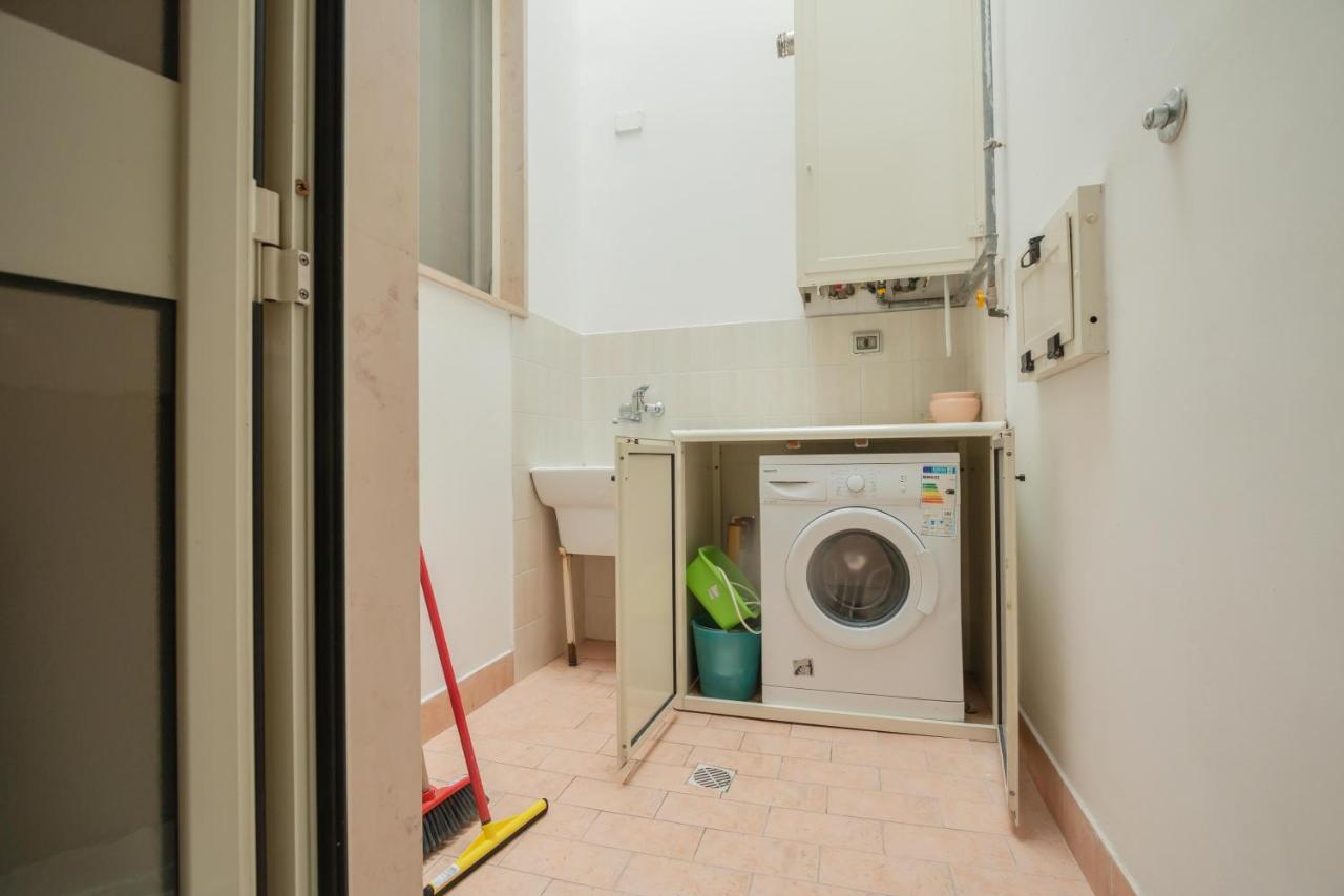 Dimora Apulia Bed & Breakfast Brindisi Exterior photo
